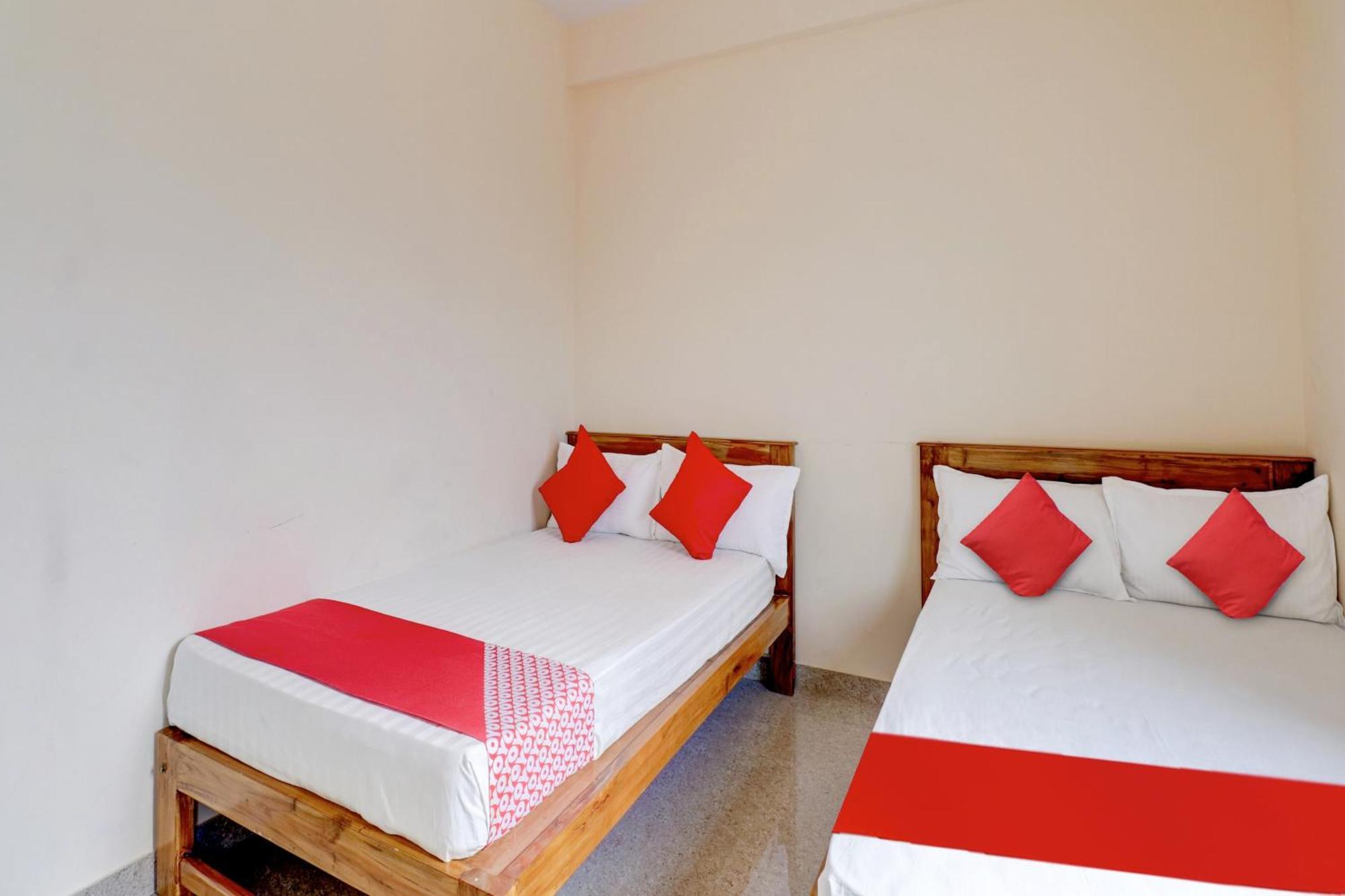 Oyo Flagship Golden Treasury Hotell Bangalore Exteriör bild