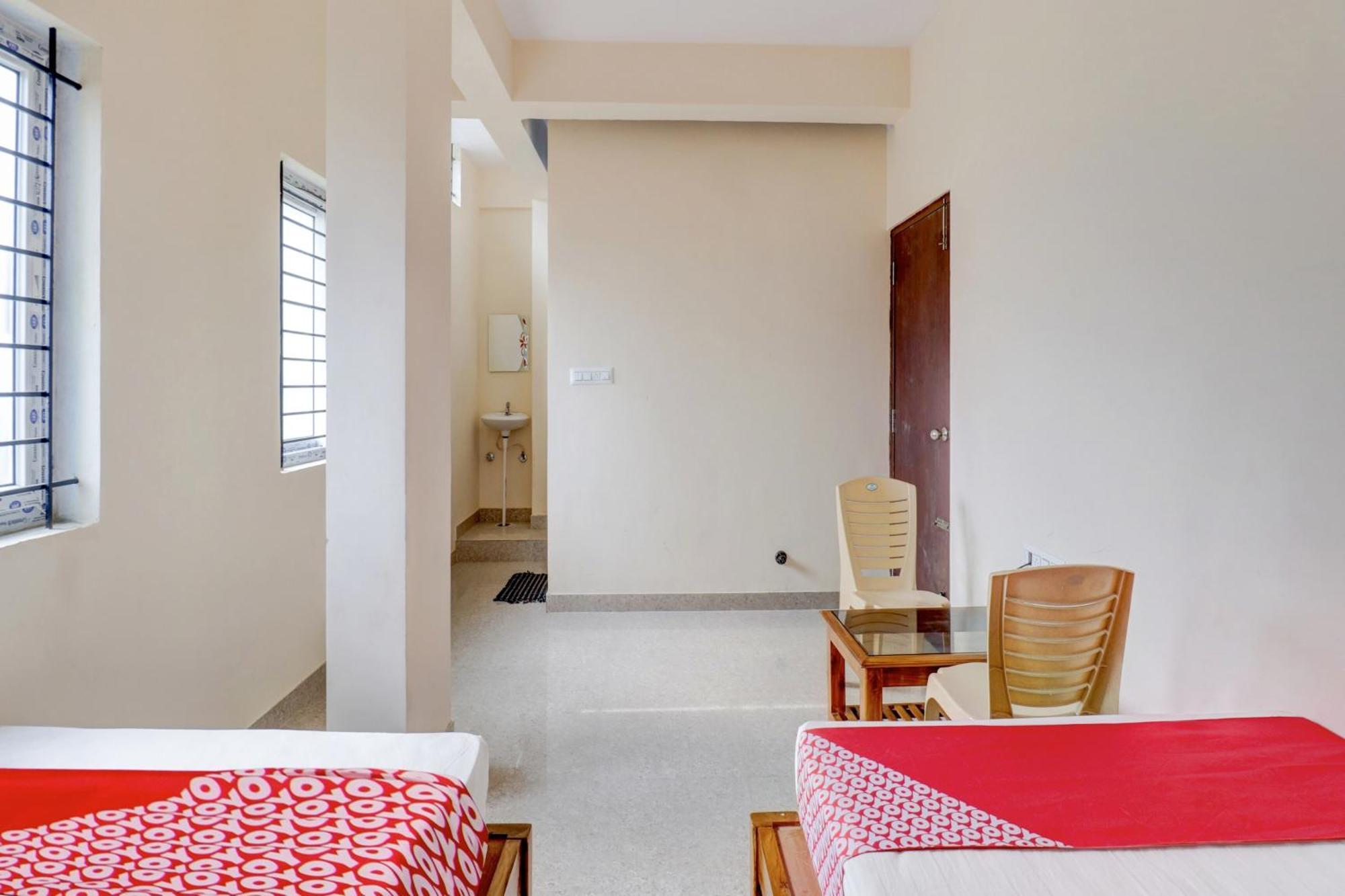 Oyo Flagship Golden Treasury Hotell Bangalore Exteriör bild