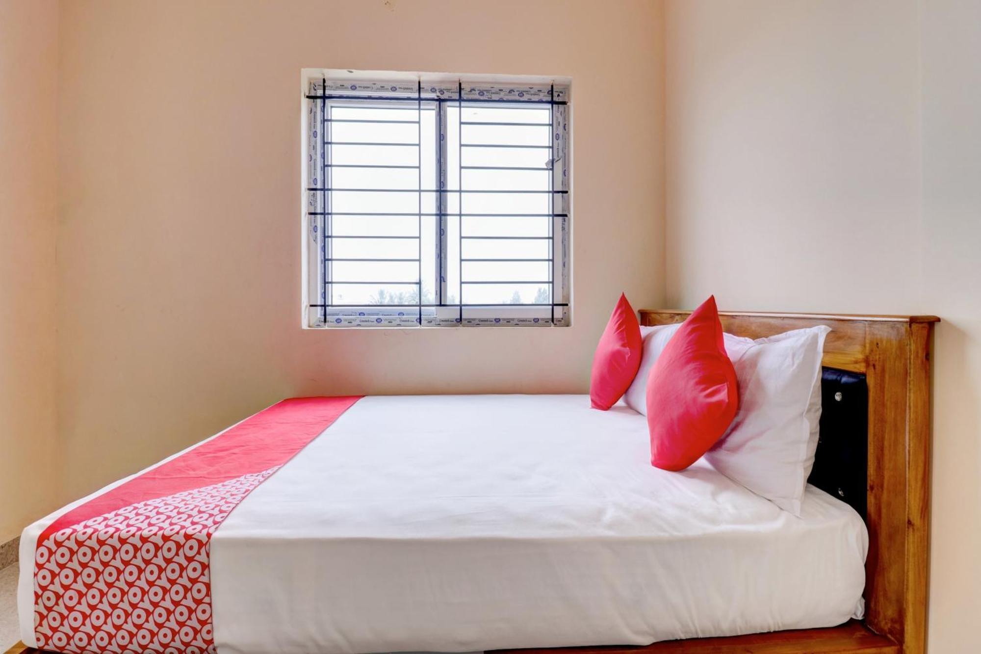 Oyo Flagship Golden Treasury Hotell Bangalore Exteriör bild
