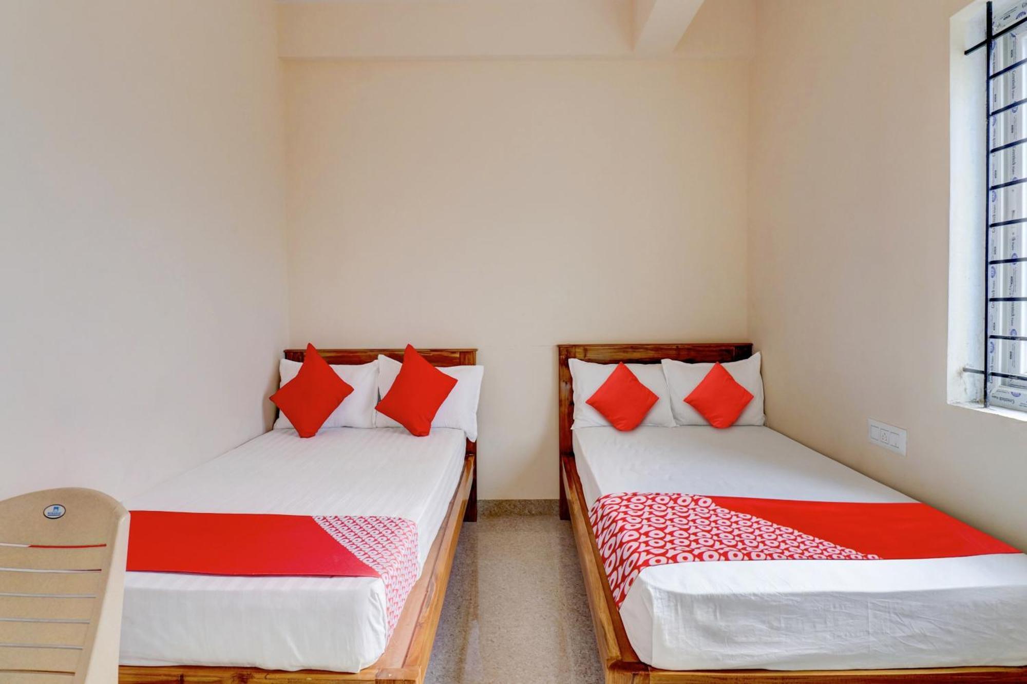 Oyo Flagship Golden Treasury Hotell Bangalore Exteriör bild